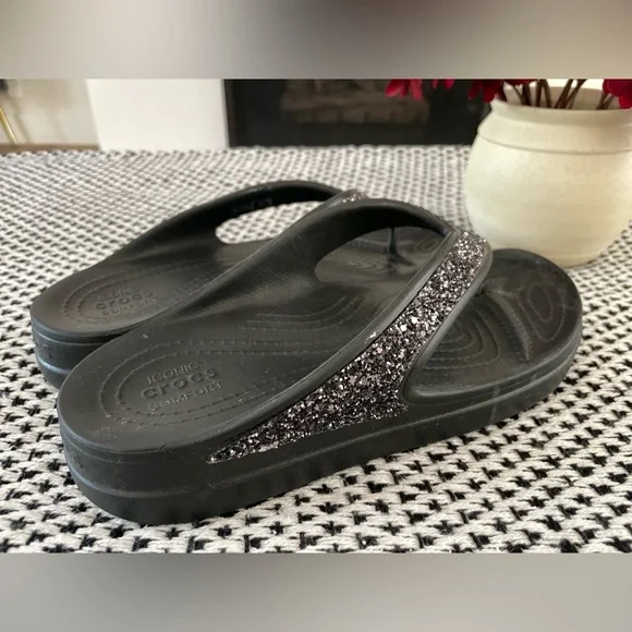 Crocs Glitter Flip Flop Sandals Black Casual Comfort Summer Bling Size 9 - Picture 4 of 9